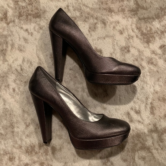 Calvin Klein Women's Carley Platform Pump - Picture 1 of 8
